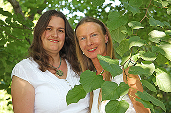 Foto von Meike Dörschuck (links) und Dagmar Schneider-Damm (rechts) anbei. Fotografin: Monika Matzanke.